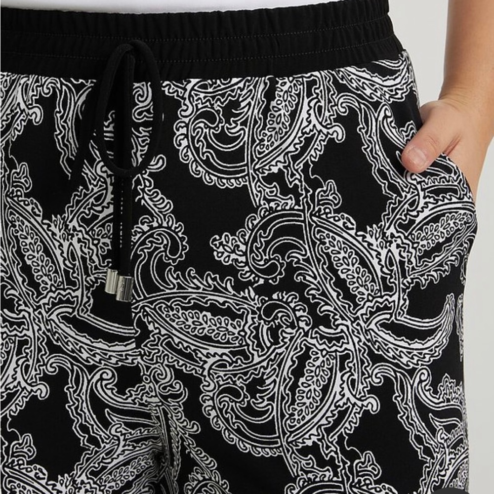 (16) Joseph Ribkoff pants/joggers - Picture 10 of 11
